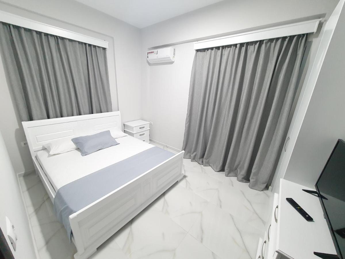 Il Mio Hotel Ksamil Buitenkant foto
